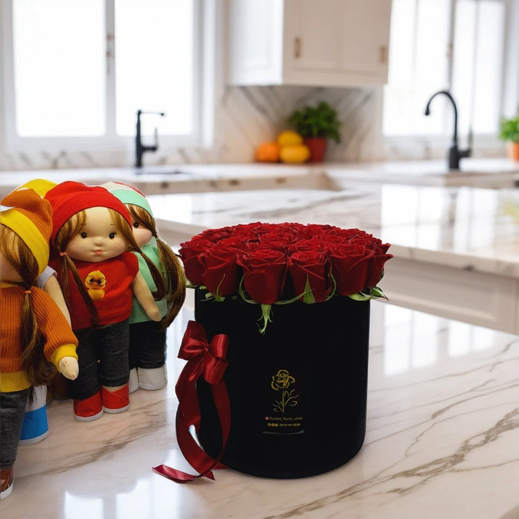 **"باکس گل رز قرمز ۲۰ شاخهای با جعبه مشکی - هدیهای لاکچری و عاشقانه در ارومیه"**