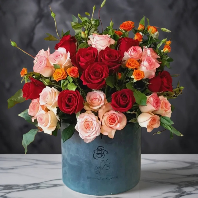 باکس گل رز قرمز لوکس با طراحی ویژه - گلفروشی آنلاین ارومیه | تحویل رایگان در ارومیه