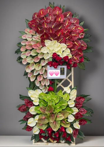 تاج گل تبریک مراسم افتتاحیه، جشن تولد، عروسی و ترفیع از گلفروشی ارومیه