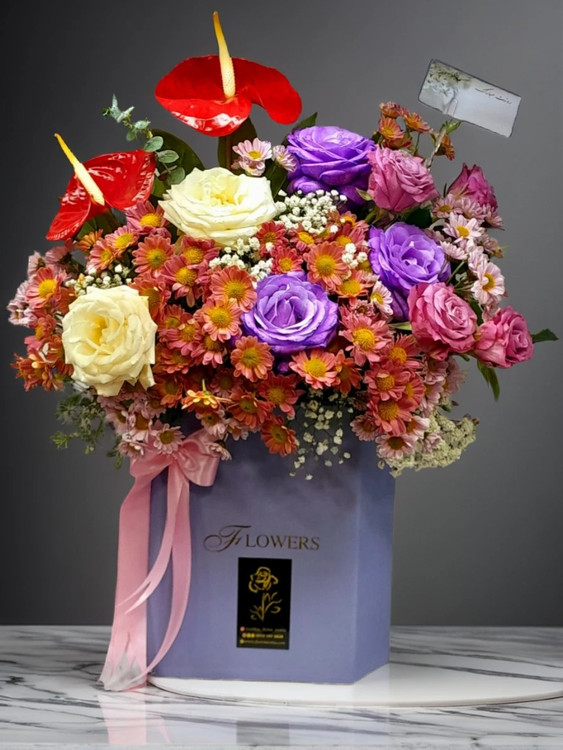 باکس گل ویژه ارسال به ارومیه از هر نقطه جهان | تحویل درب منزل در شهر ارومیه | سرویس بینالمللی FloristUrmia