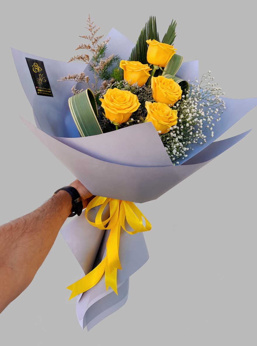 دسته گل رز زرد کهربایی با گل‌های تازه و طراحی اختصاصی – مناسب برای هدیه در تولد، تبریک و مناسبت‌های خاص | گل آنلاین ارومیه | گلفروشی آنلاین فلوریست ارومیه
